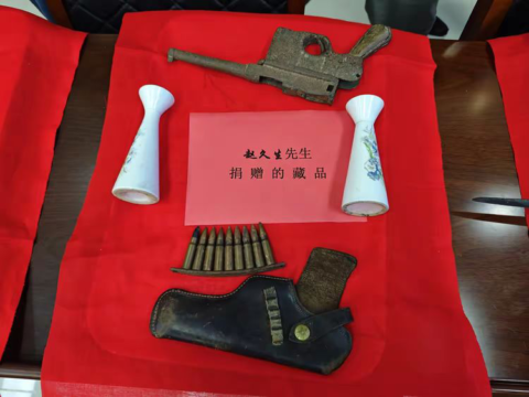 高邮市收藏家协会向“三垛河口伏击战纪念馆”集中捐赠藏品仪式