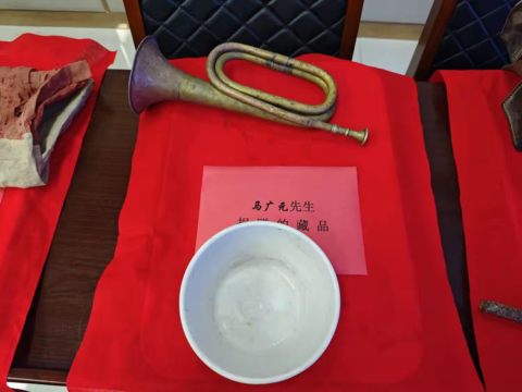 高邮市收藏家协会向“三垛河口伏击战纪念馆”集中捐赠藏品仪式