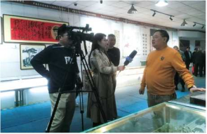 王兆宏率队赴仪征参加艺术品交流展