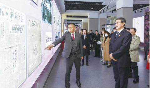 老报纸里的光辉足迹展现场观展人数超过40万