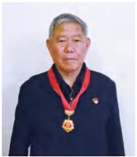 献给党和祖国的特别礼物——陈长龙集报见证习近平走遍祖国大地献给党和祖国的特别礼物