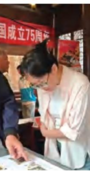 国庆看红色报刊史料展